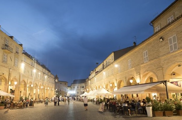 fermo