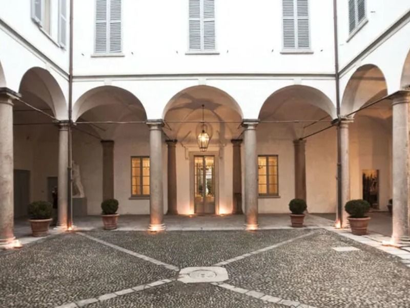 Il cortile di Palazzo Durini in corso di Porta Vittoria: dove si riuniva l'élite intellettuale milanese del Settecento